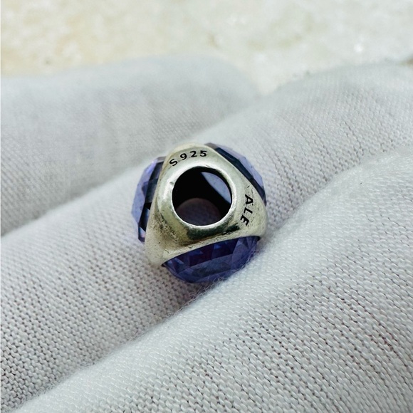 EUC Pandora 792095LCZ Sterling Silver Lavender Zirconia Radiant Droplet Charm - Picture 10 of 11